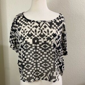 Forever 21 Sheer Too Black White Geometric‎ Print